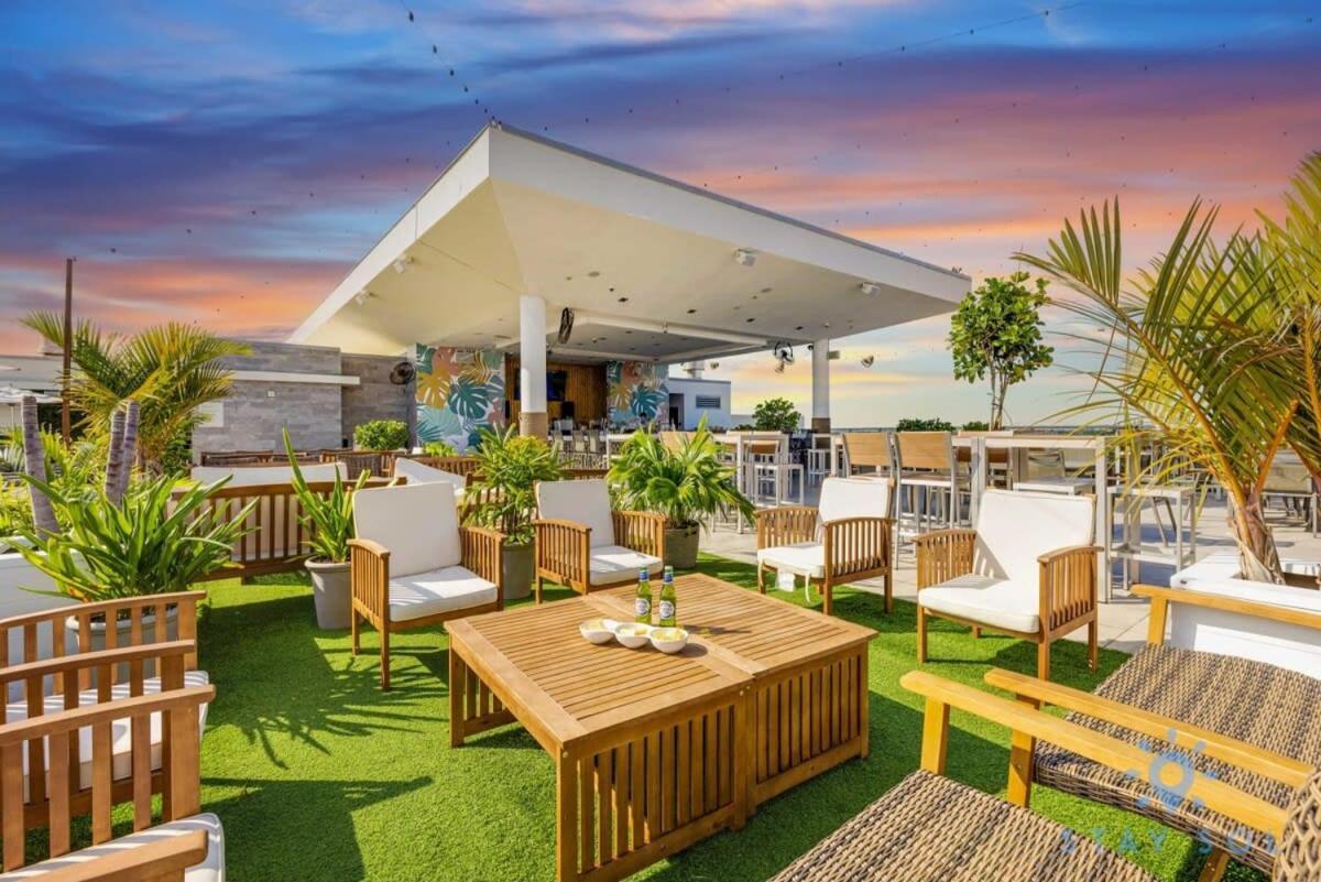 Tropical Oasis - Rooftop Pool- Near Beach - Gym Hollywood Dış mekan fotoğraf